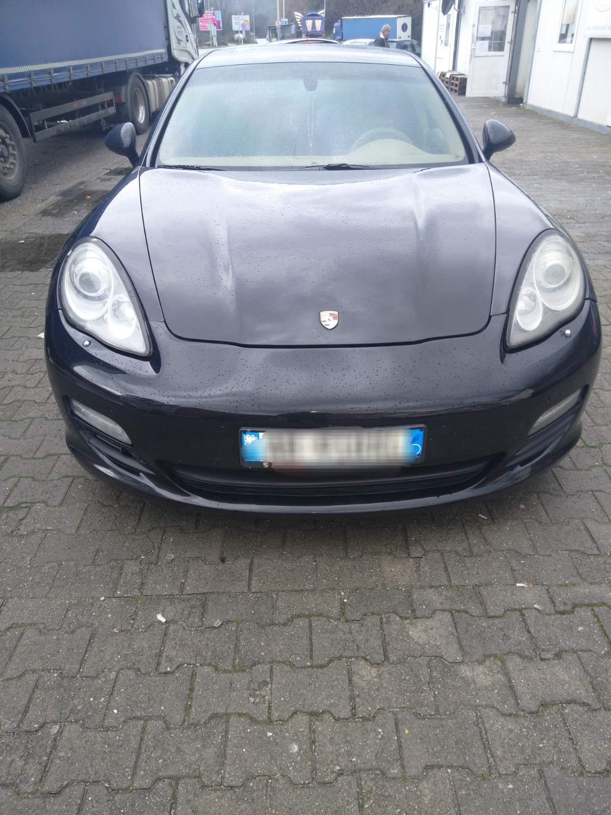 Oduzeti Porše (Foto: Uprava policije)