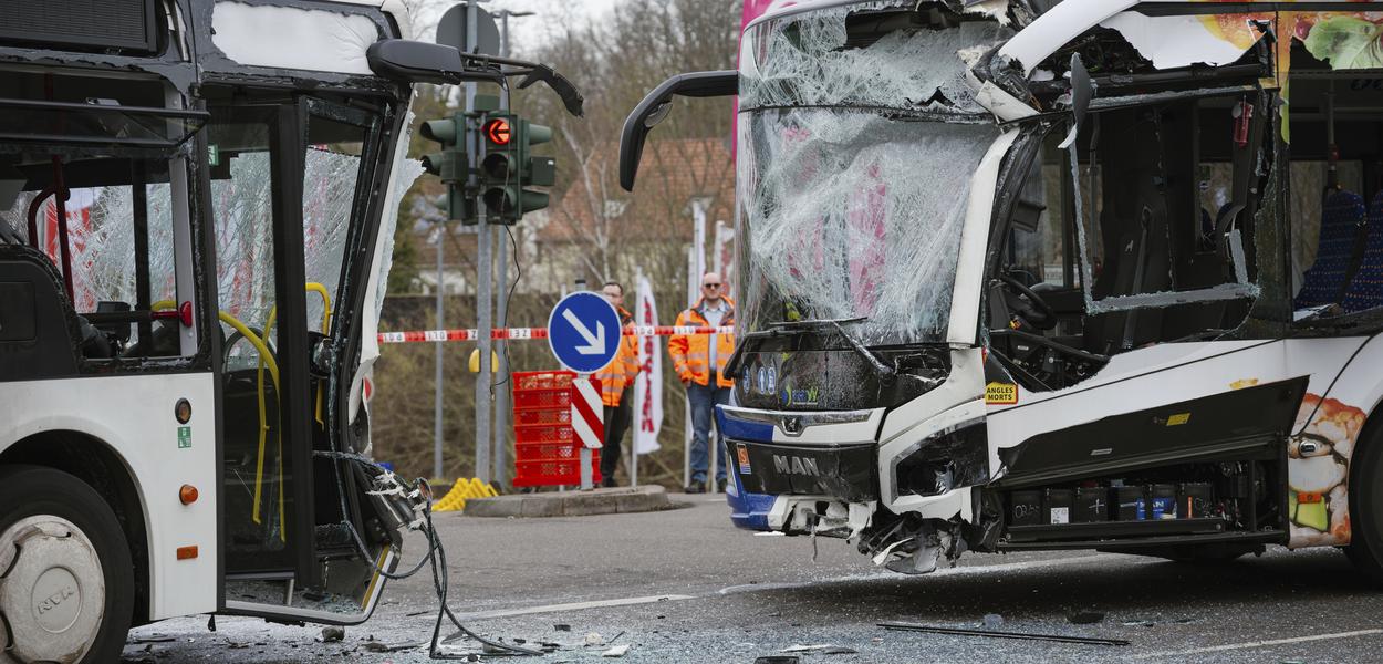 Sudar autobusa (Foto: Oliver Dietze/AP)