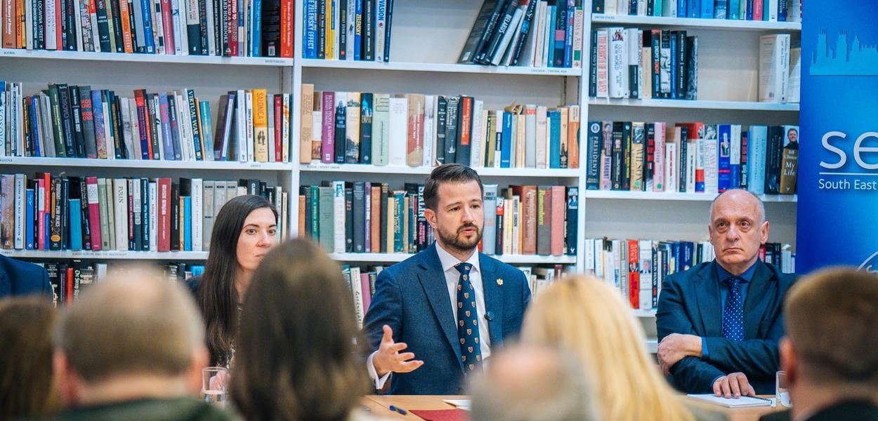 Jakov Milatović na predavanju na Univerzitetu Oksford (Foto: Kabinet predsjednika Crne Gore)
