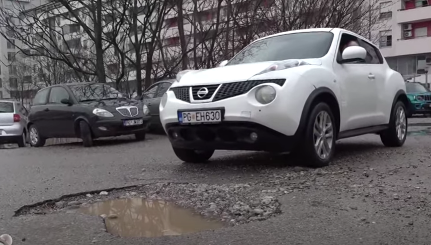 Rupe na putu (Foto: TV E - stop kadar)