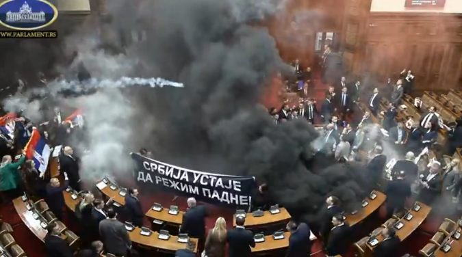 Incidenti u Skupštini Srbije (Foto: X - stop kadar)