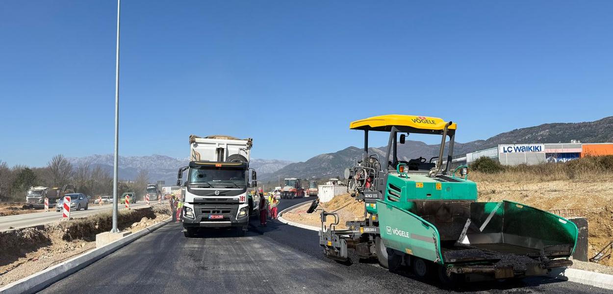 Radovi na bulevaru Tivat-Jaz (Foto: Uprava za saobraćaj)