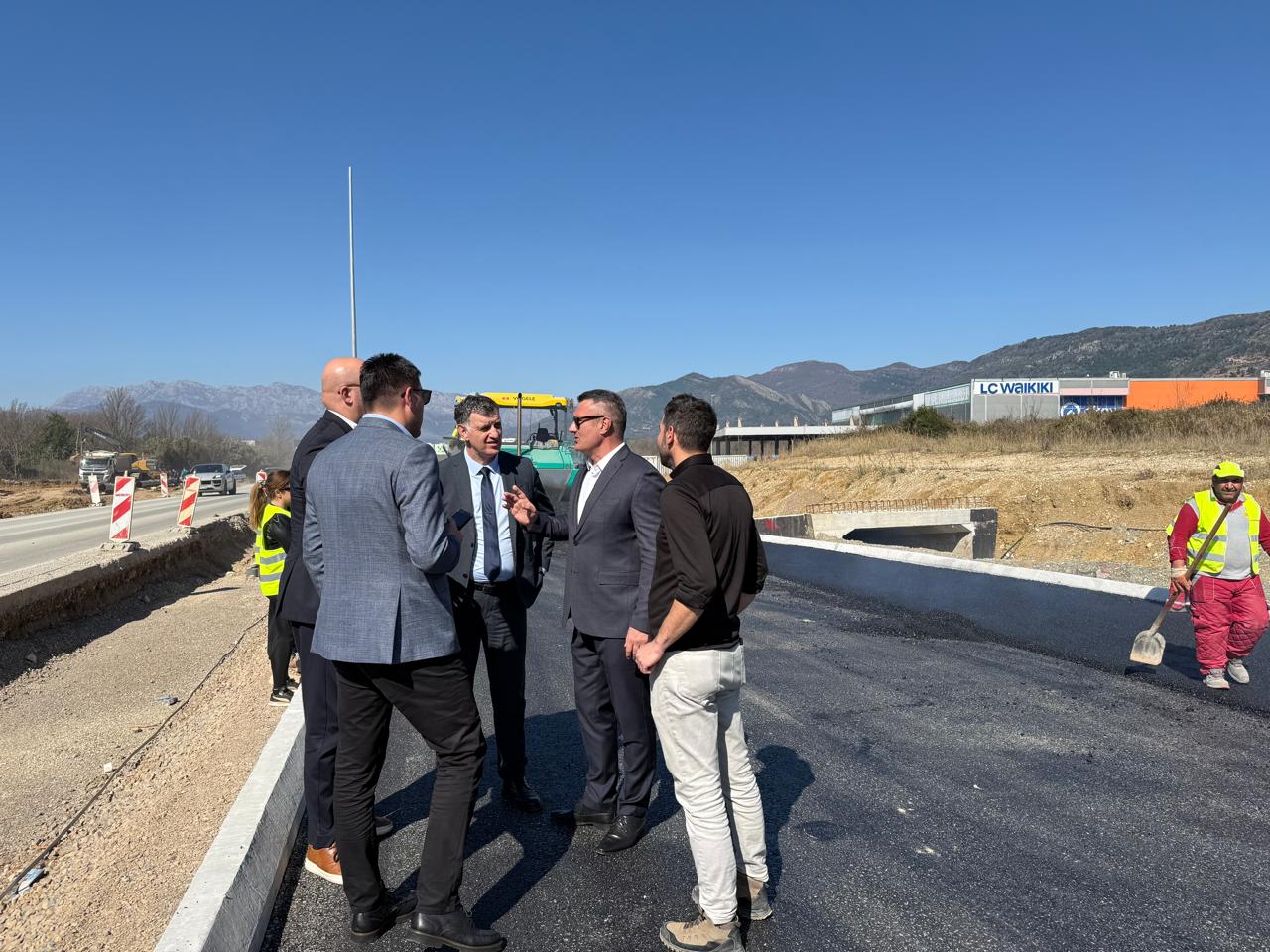 Radovi na bulevaru Tivat-Jaz