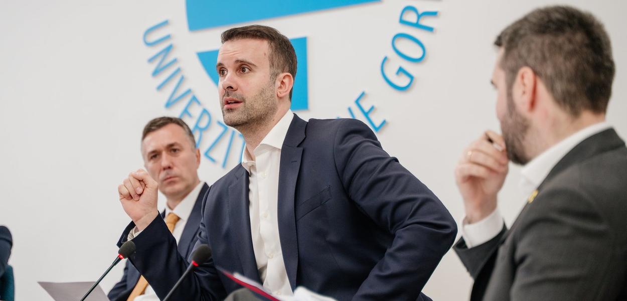 Milojko Spajić na tribini Ekonomskog fakulteta (Foto: Vlada Crne Gore)