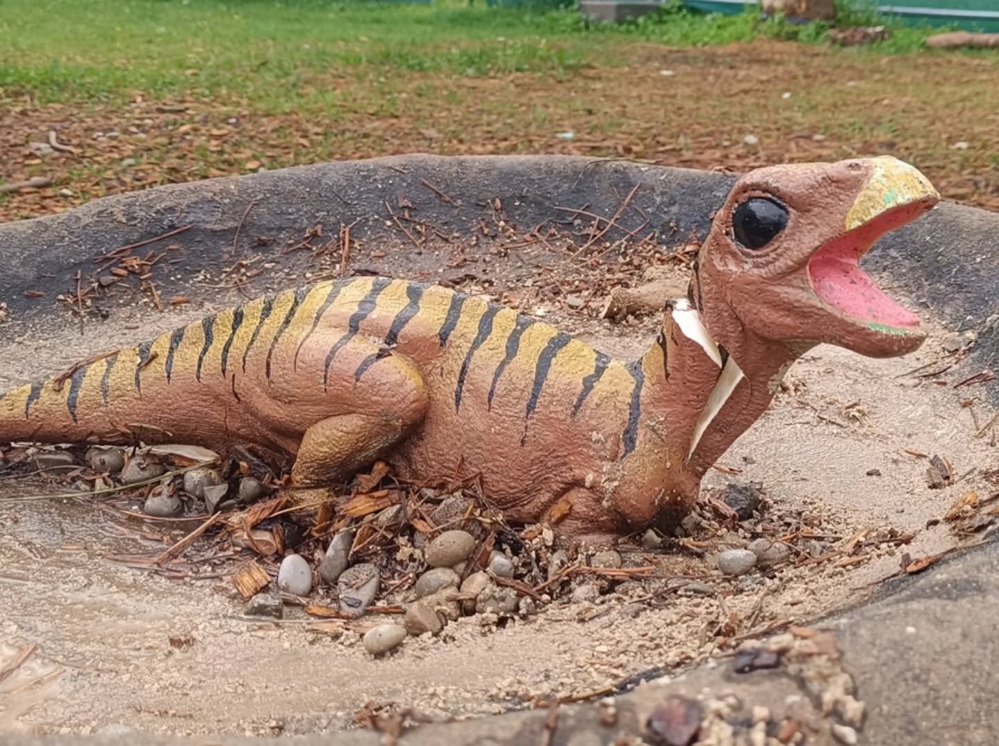 Oštećeni eksponat u Dino-parku