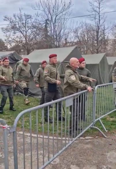 Crvene beretke Ćacičand