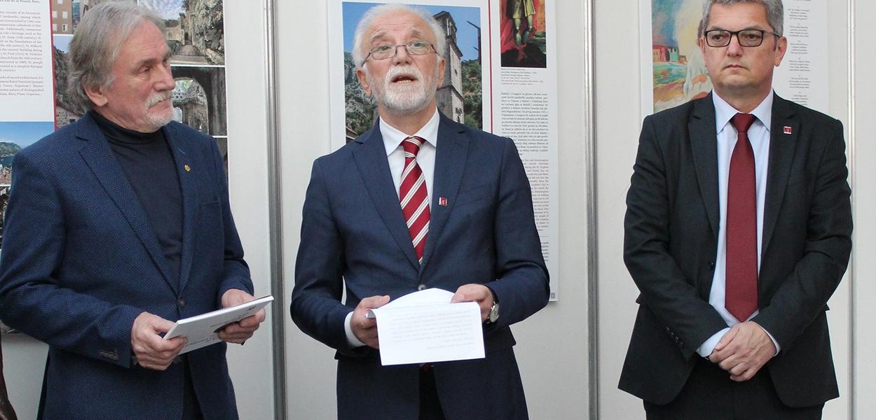 Sa otvaranja izložbe u Novom Sadu (Foto: Matica crnogorska)