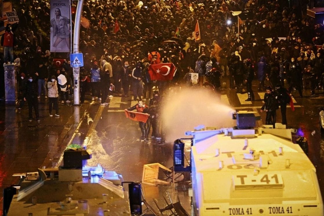 Protesti u Turskoj (Foto: EPA/EFE)