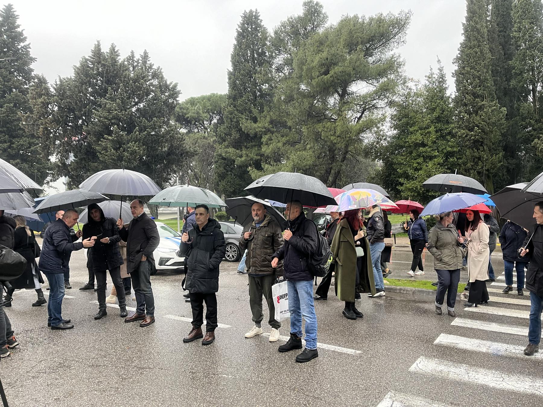 Sa protesta ispred Vlade