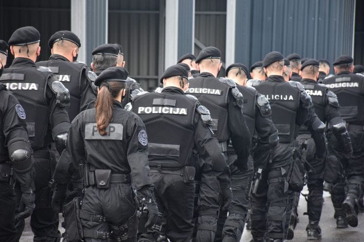 NA METI POLITIKE: Crnogorska policija