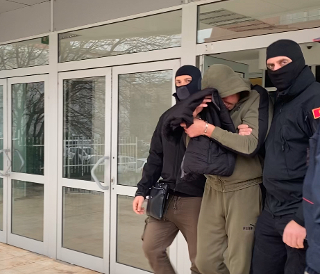 Privođenje jednog od osumnjičenih u SPO