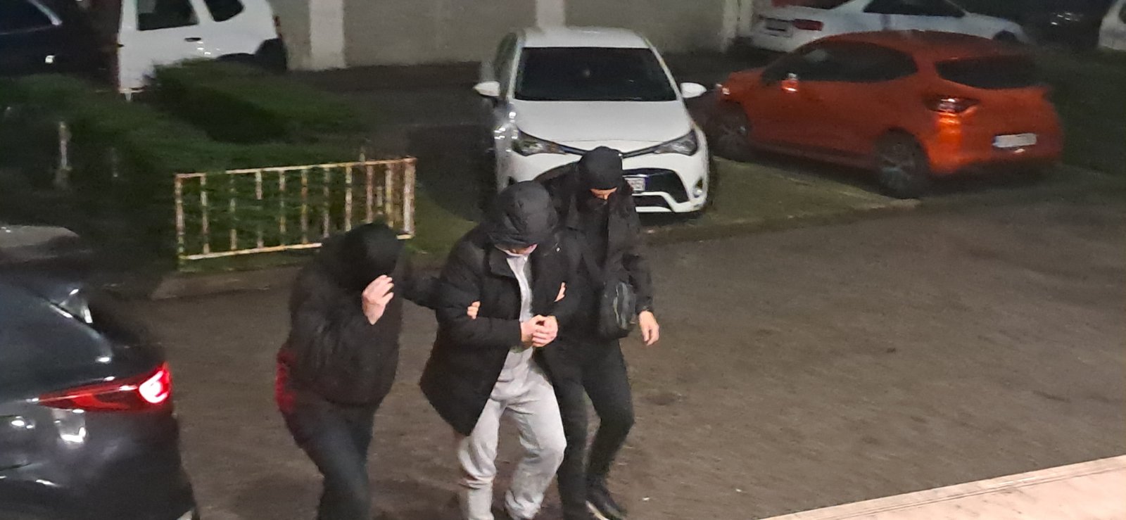 Privođenje jednog od uhapšenih u SPO