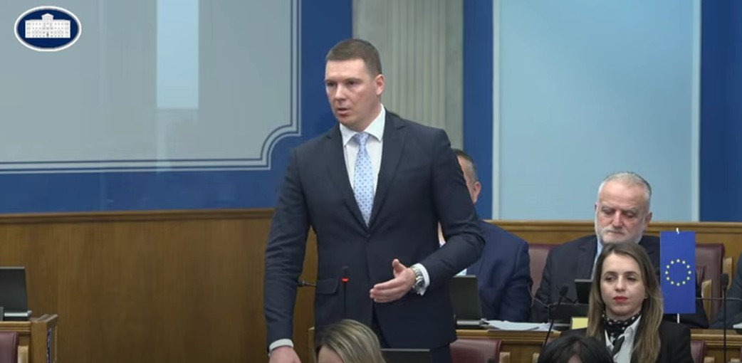 Filip Adžić (Foto: Skupština Crne Gore/Jutjub)