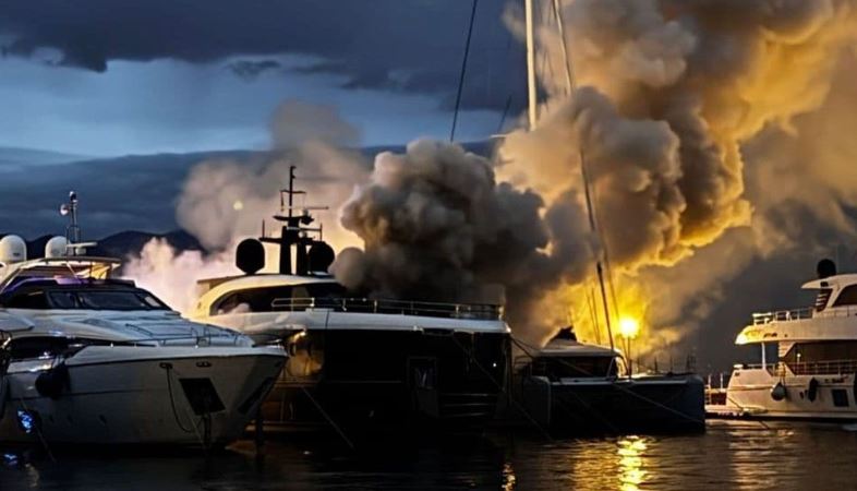 Požar na jahti izbio oko 18 sati (Foto: Pobjeda)