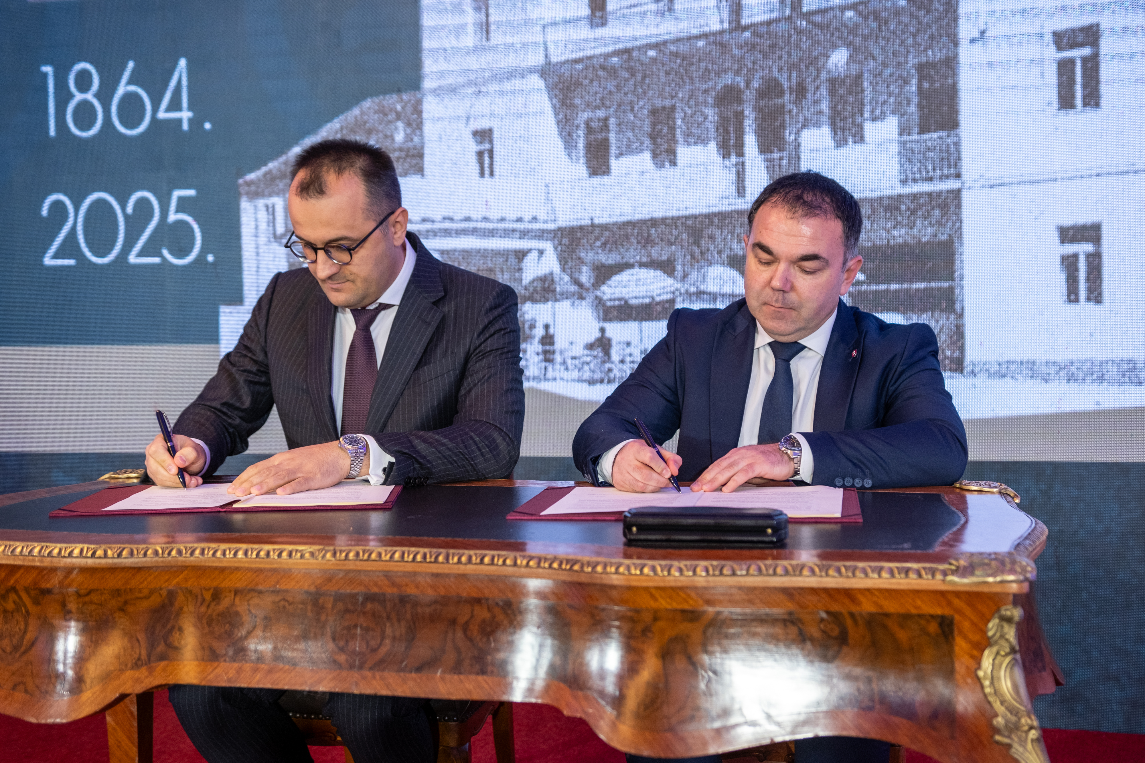 poitpisivanje ugovora za Lokandu