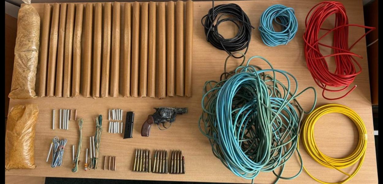 Oduzeto oružje, municija i eksplozivi (Foto: Uprava policije)