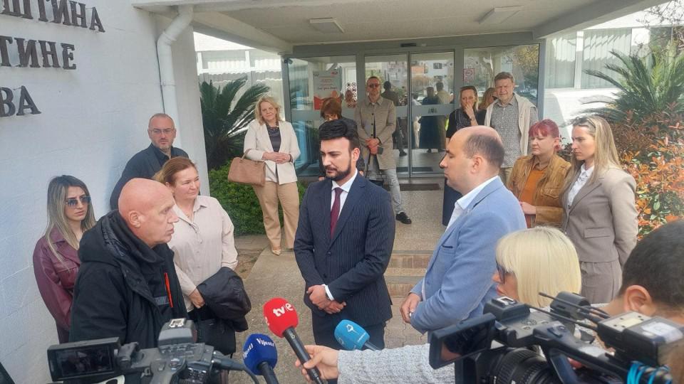 Danas ispred Opštine Budva (Foto: RTV Budva)