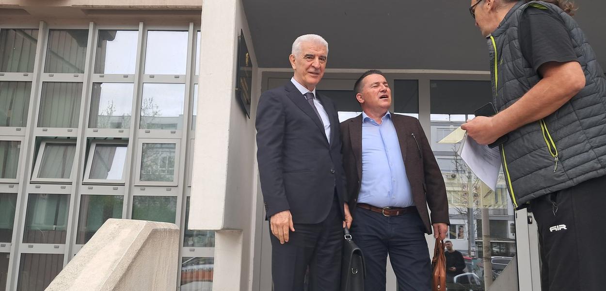 PRIJETNJE: Kontakt Vanje Đurišića sa advokatima Nikolom Martinovićem i Borivojem Borovićem (Foto: Portal ETV )