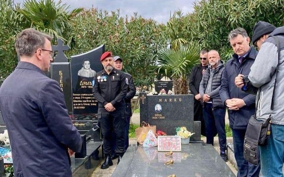 ZAJEDNIČKE IDEJE: Mijajlo Backović (u uniformi) i Željko Komnenović prošle godine sa ambasadorom Ruske Federacije Vladislavom Maslenikovim