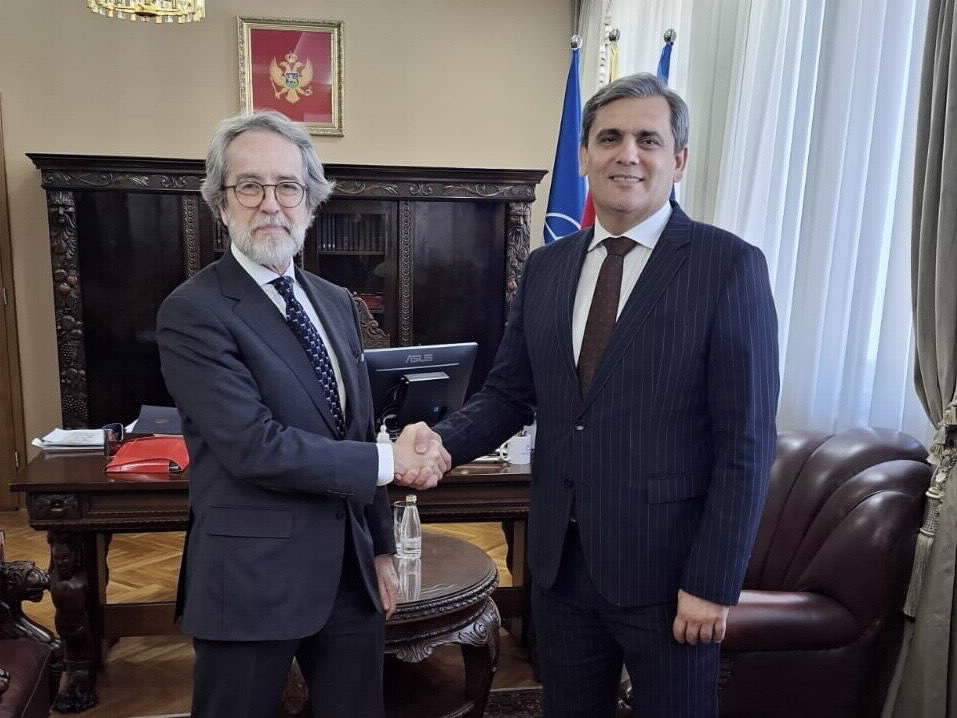 Ibrahimović sa Žoze Maurom da Fonseka Kosta Koutom (Foto: MVP)