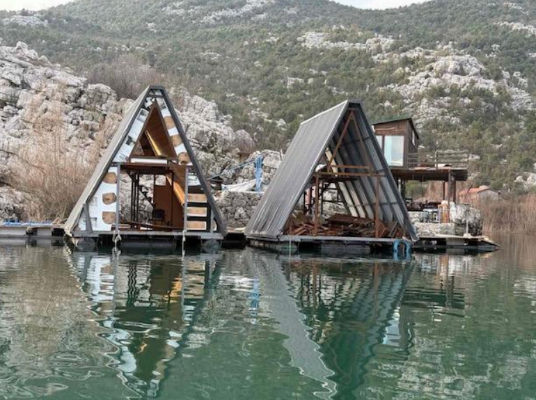 Radovi na bungalovima, 25. januara 2025. (Foto: Privatna arhiva)