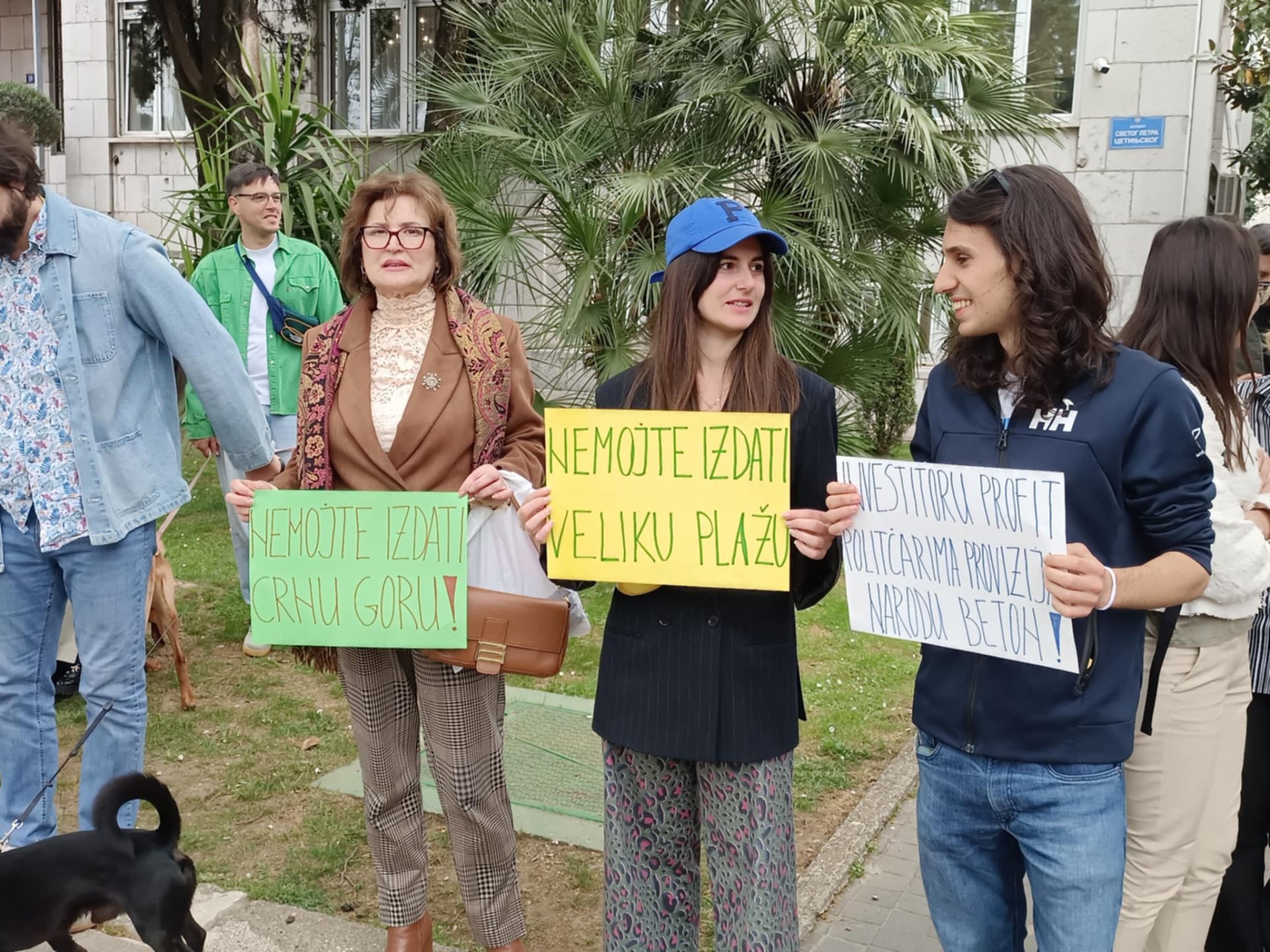 Protest ispred Skupštine zbog sporazuma sa UAE