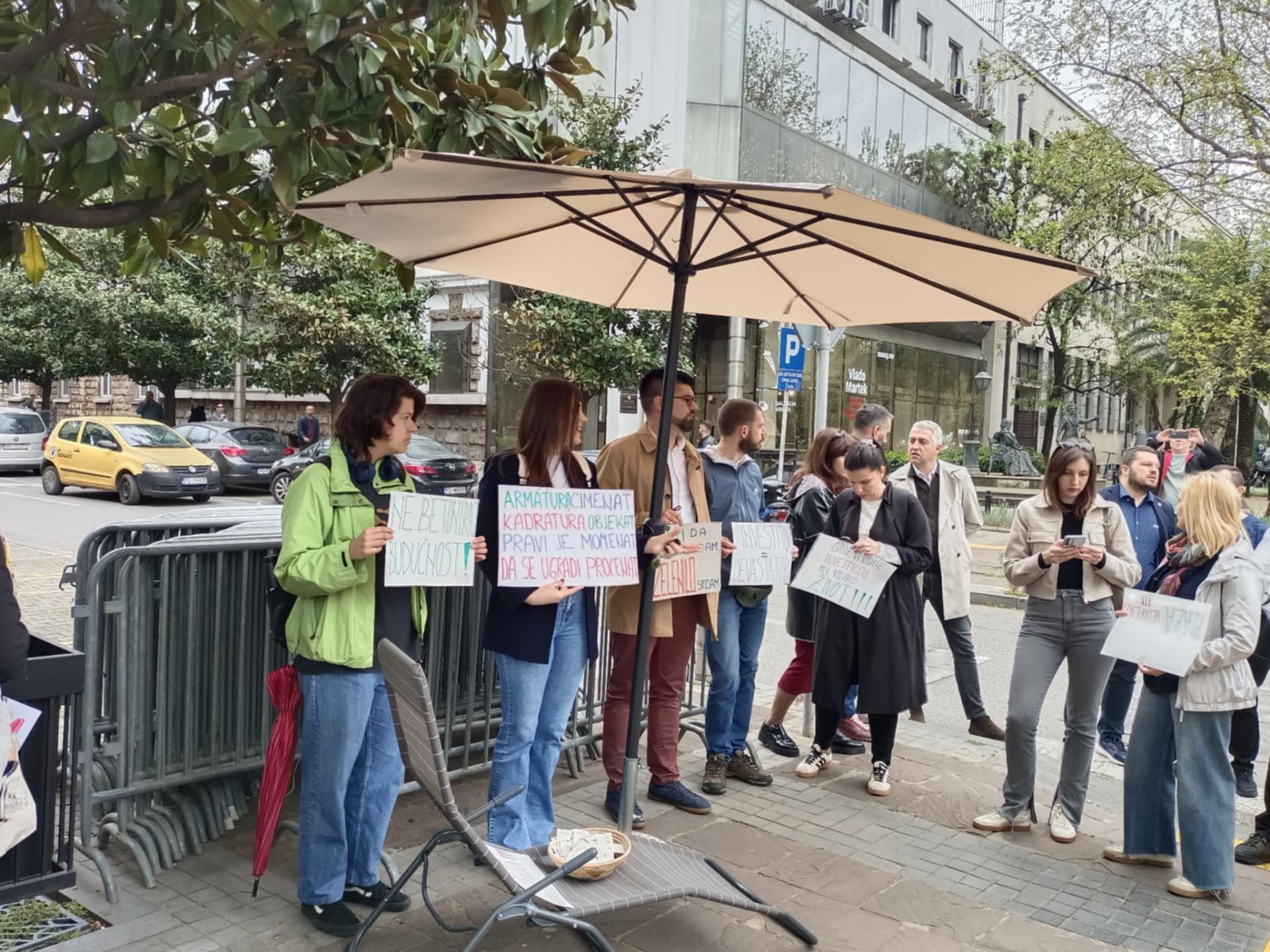 Protest ispred Skupštine zbog sporazuma sa UAE