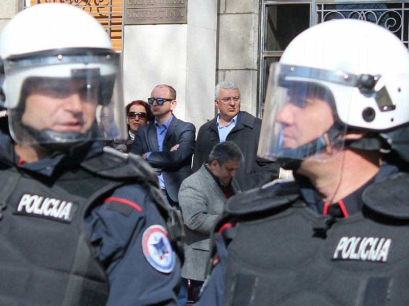 POD ZAŠTITOM: Andrija Mandić i Milan Knežević