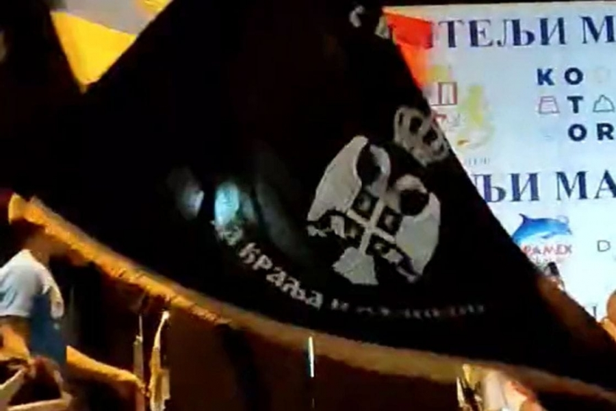 VIJORE SE PO CRNOJ GORI: Četnička zastava u Nikšiću nakon lokalnih izbora 