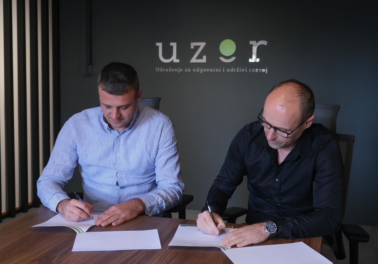 Izvršni direktor UZOR-a Danko Jokanović i glavni i odgovorni urednik TV Vijesti Radomir Kračković