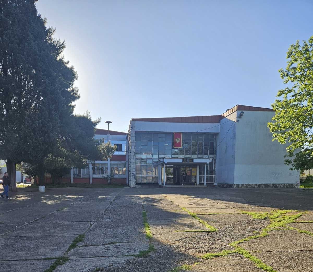 OTKRIVANJE LASCIVNIH KOMENTARA NASTAVNIKA: OŠ ,,Marko Miljanov" (Foto: Portal ETV)