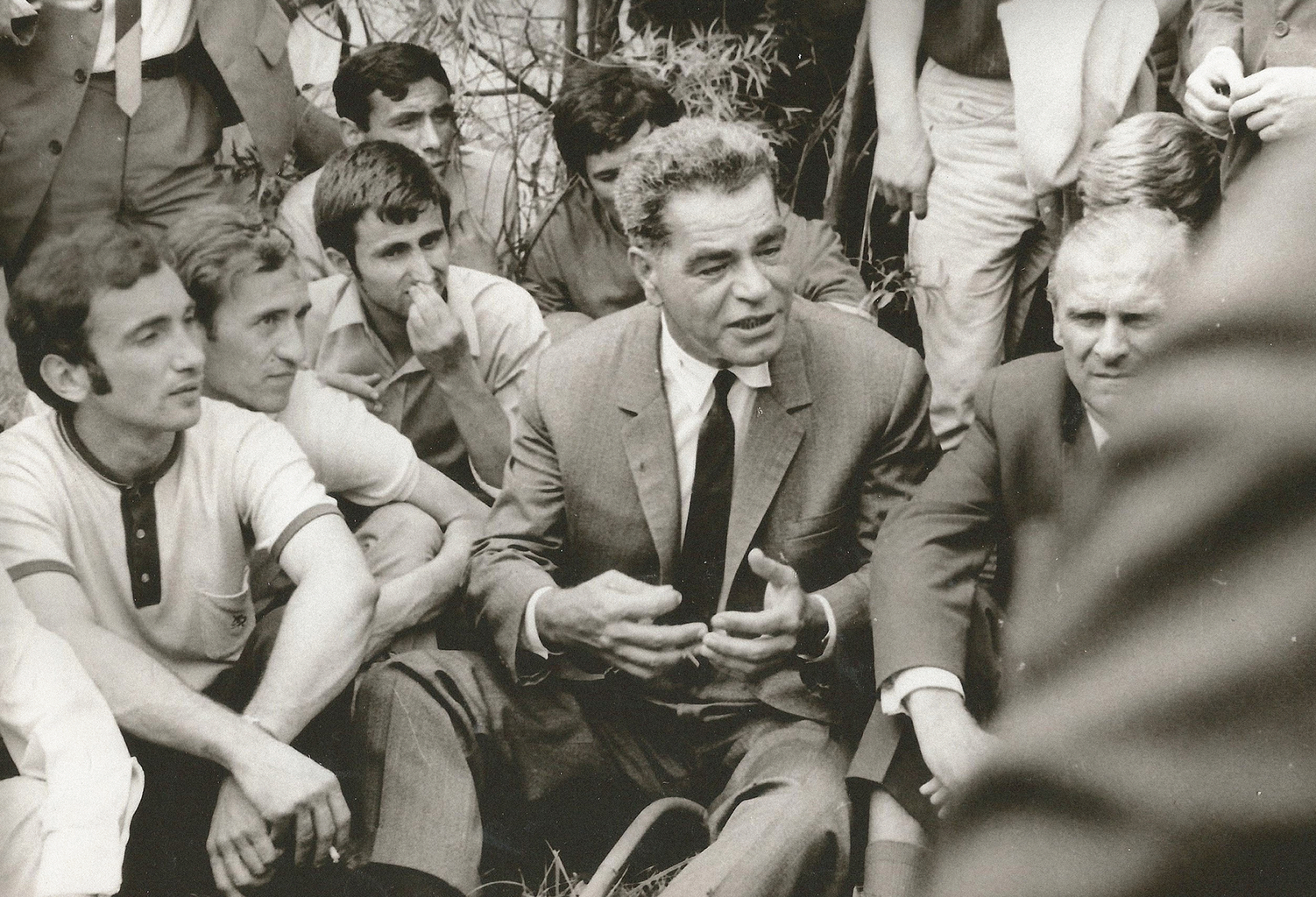 Veljko sa studentima u Beogradu 1968. godine