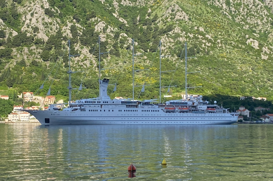 Kruzer u Kotoru (Foto: Radio Kotor)