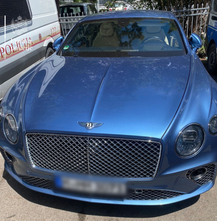 Oduzeti Bentli (Foto: Uprava policije)