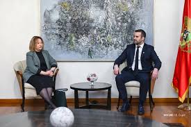 NEPRIJATAN SUSRET: Ambasadorka Maske i premijer Spajić 