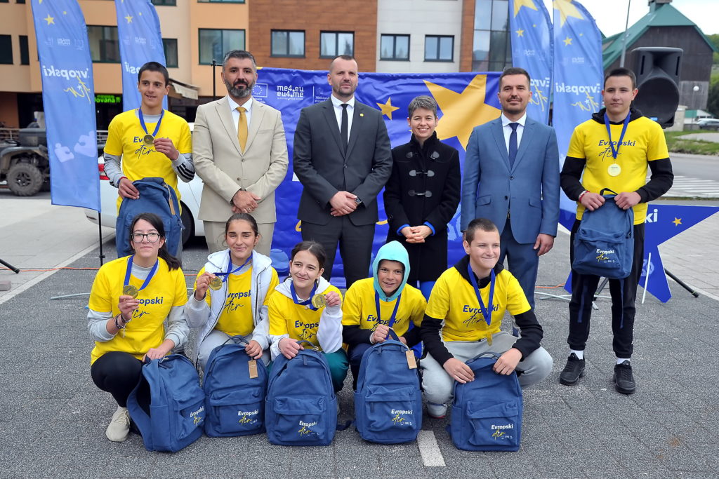 Pobjednička ekipa - učenici OŠ "Vuk Knežević" (Foto: Ministarstvo evropskih poslova)