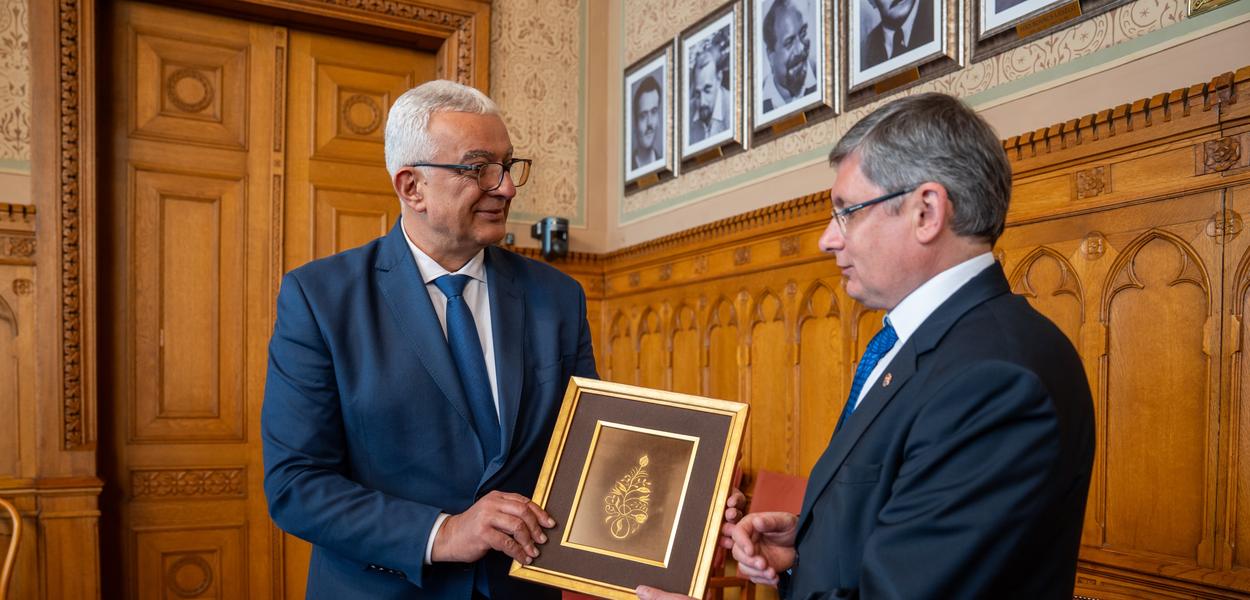 Mandić sa Grosuom (Foto: Skupština Crne Gore)