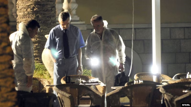 Sa uviđaja greškom ubijenog Nikšićanina Gorana Pejovića 11. avgusta 2008., kada je meta atentatora bio Ivan Delić (Foto: RSE)