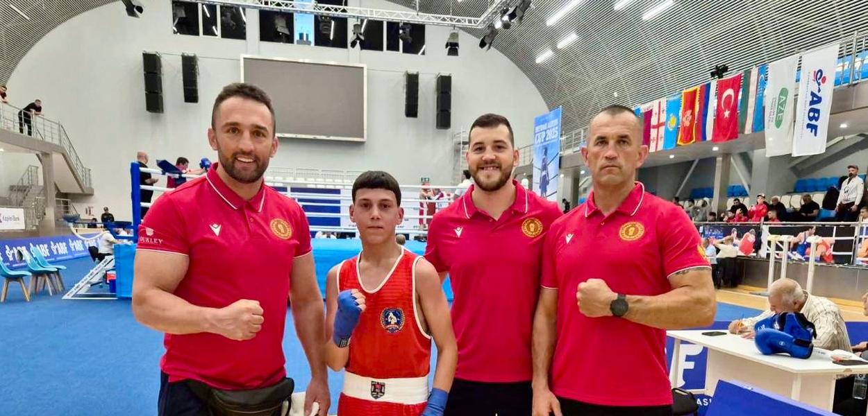 Raičević sa trenerima (Foto: BSCG)