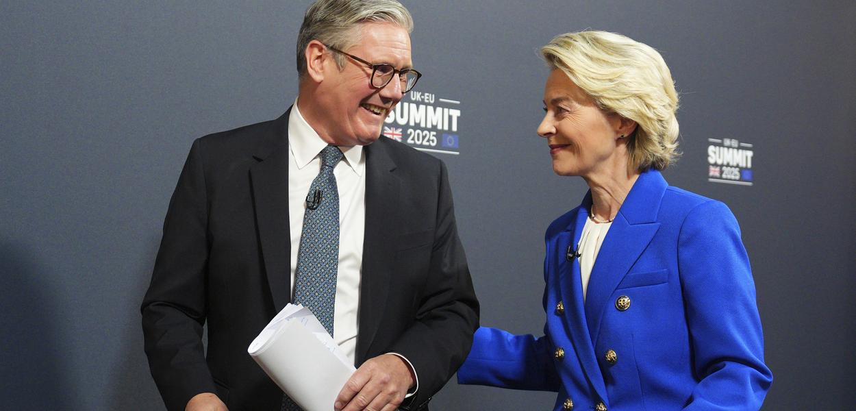 Starmer i Fon Der Lajen (Foto: AP)