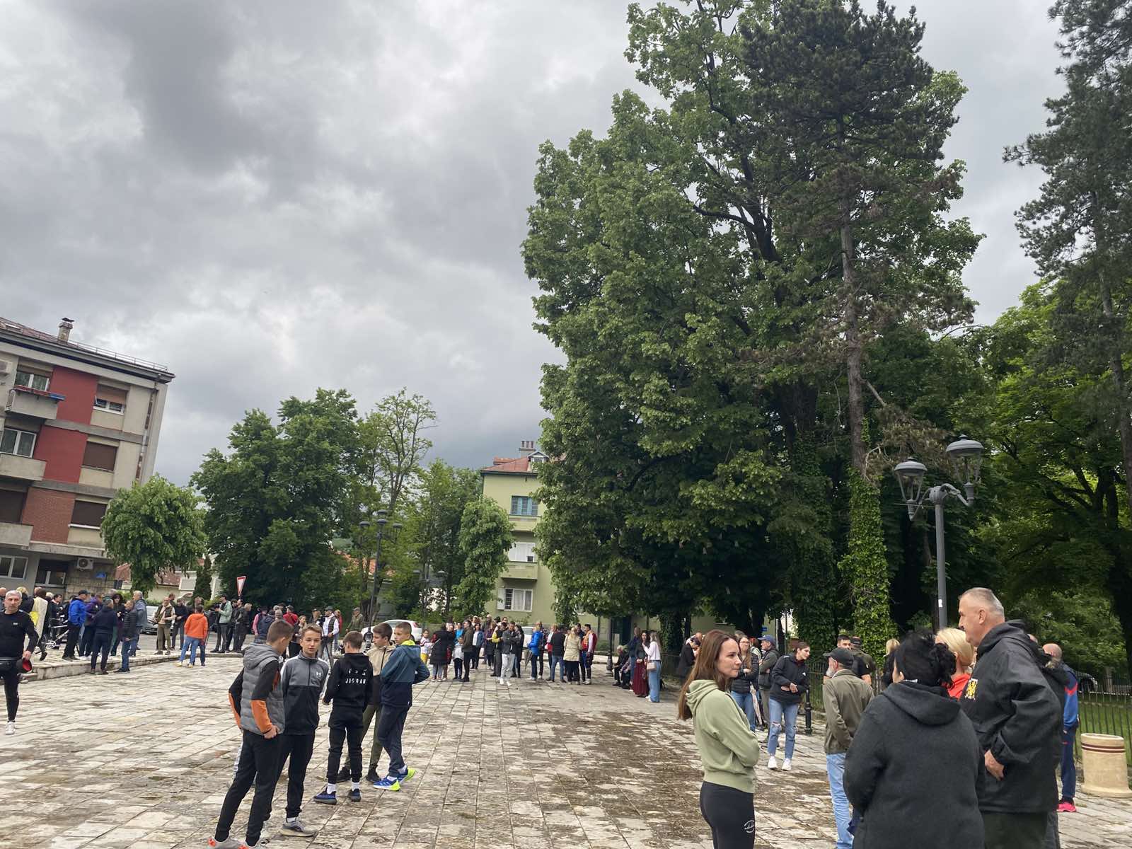 Građani zapalili svijeće