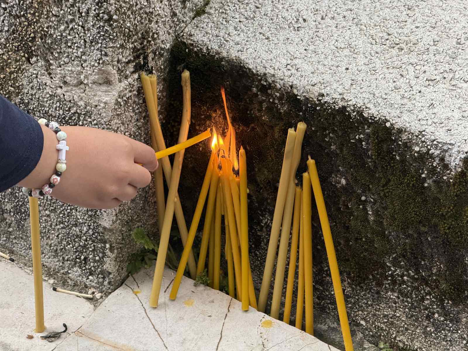 Građani zapalili svijeće