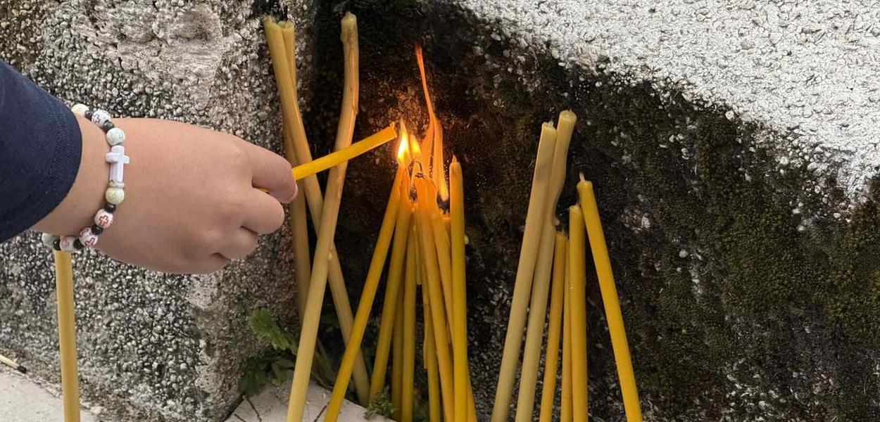 Građani zapalili svijeće (Foto: Portal ETV/Miraš Dušević)