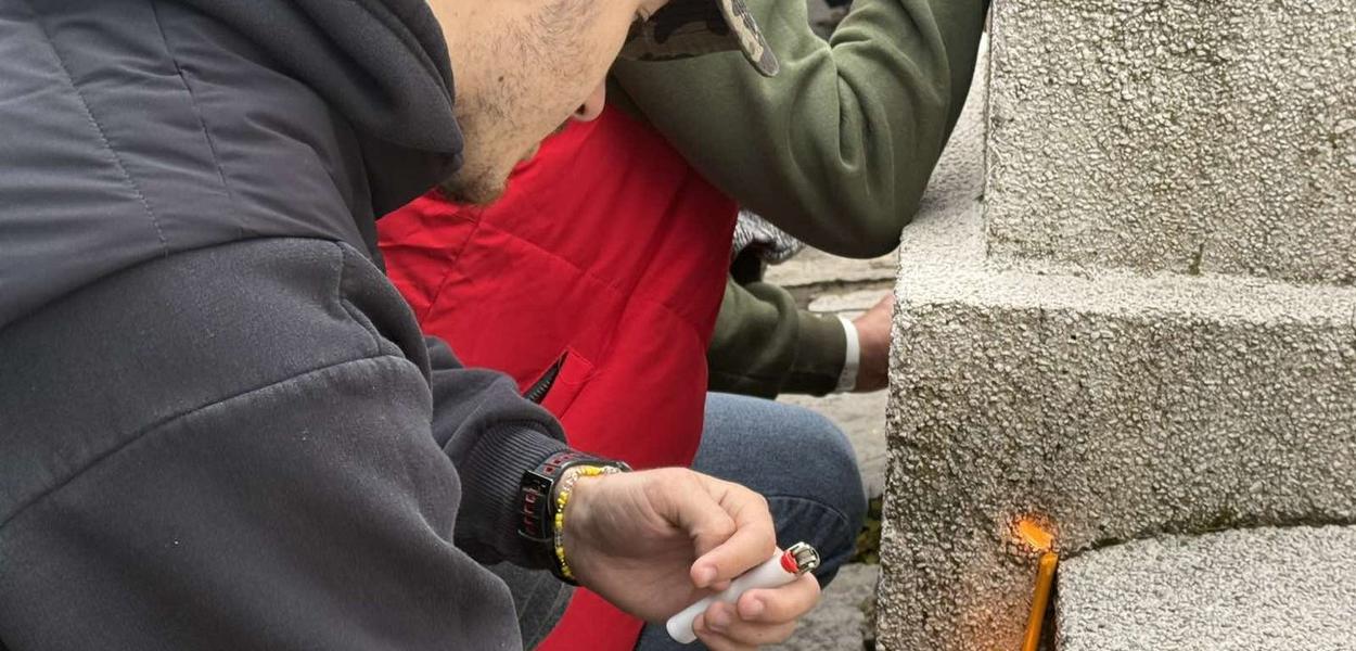 Građani zapalili svijeće (Foto: Portal ETV/Miraš Dušević)