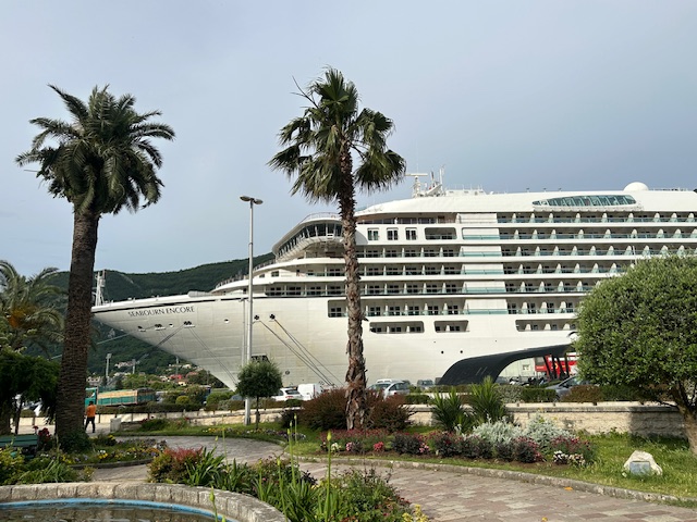 Kruzer u Kotoru (Foto: Radio Kotor)