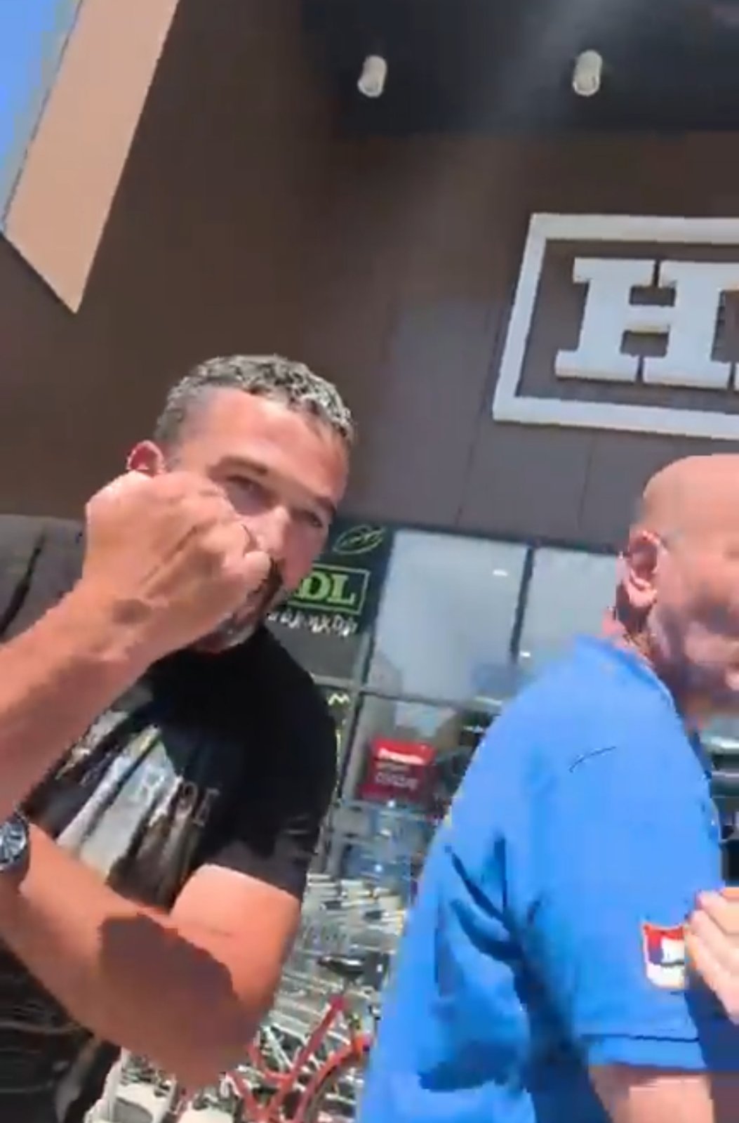 Osoba protiv koje je podnijeta krivična prijava, a koja se predstavila kao Mirko Pavićević