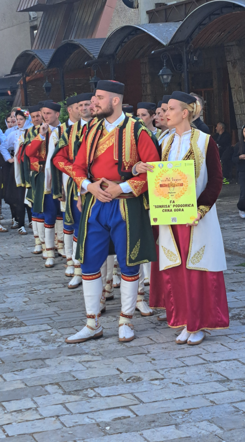 Jedna od ekipa sa Međunarodnog festivala folklora u Mojkovcu (Foto: Kulturno-umjetničko društvo Vrelo Ibra)