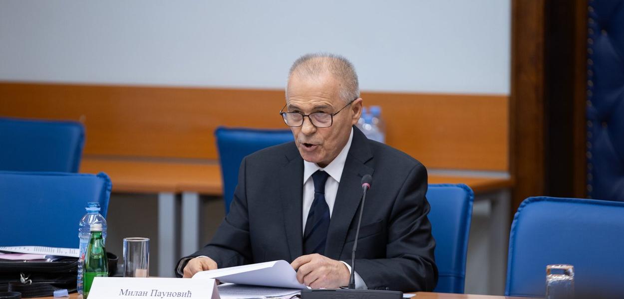 KAKO JE TO HEROJSKI POZIVATI SE NA RAZGOVORE SA MRTVIM ČOVJEKOM, KOJI IH NE MOŽE OPOVRGNUTI: Milan Paunović na Anketnom odboru (Foto: Skupptina Cren Gore)