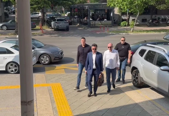 Andrej Vučić sa Milanom Kneževićem došao na suđenje (Foto: Adria/Filip Filipović)