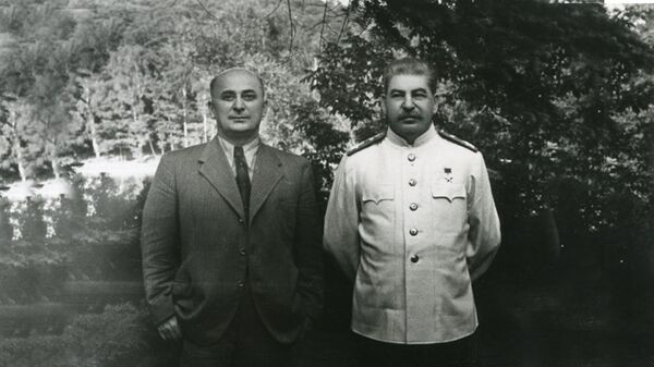 BOGDANOVIĆEVI POLITIČKI UZORI: Berija i Staljin 